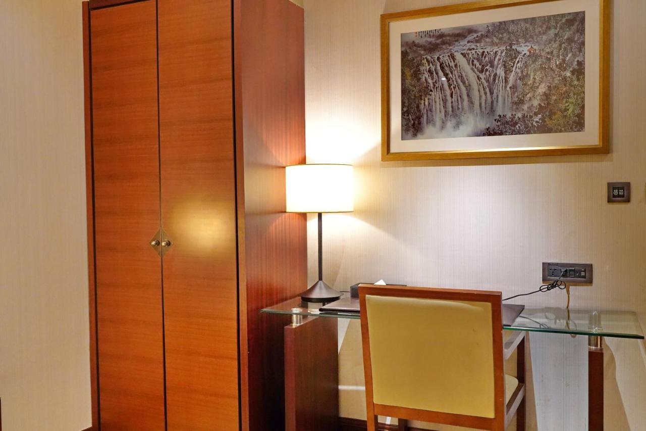 Hu House - Taipei Hotel Buitenkant foto